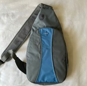 Nintendo Wii Backpack Travel Bag Console Carrying Case With Shoulder Sling Black